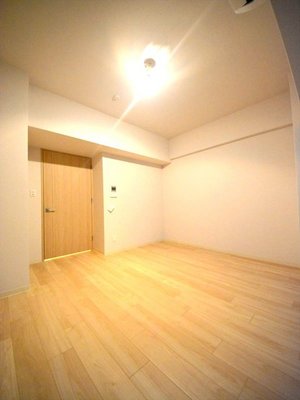 Living and room. There are color pattern. 