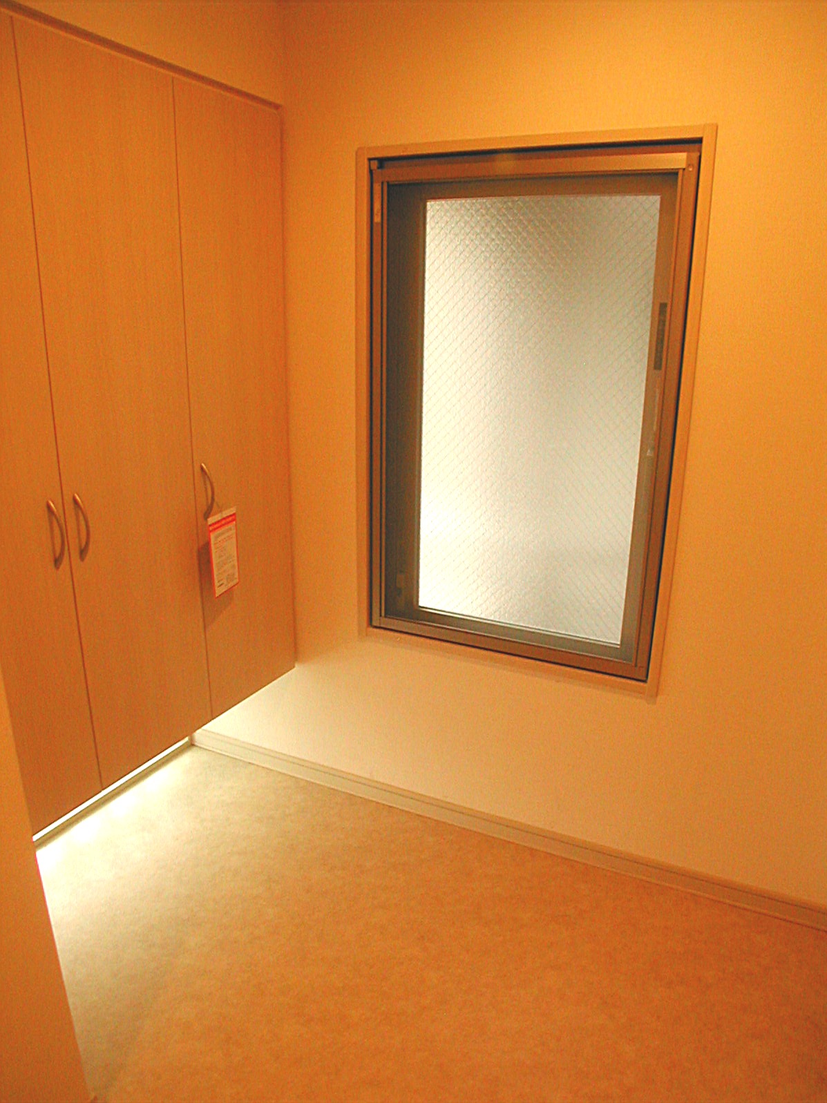 Entrance. This room Tsu entrance is wide! !