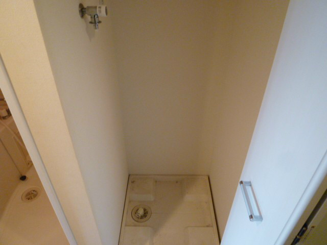 Other Equipment. Indoor laundry bread