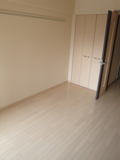 Living and room. Closet There is also enough capacity!