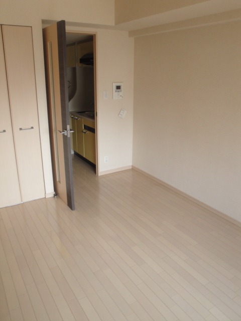 Living and room. Western-style with a cleanliness of white keynote!