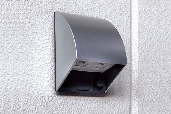 balcony ・ terrace ・ Private garden.  [Waterproof outlet] So that the lighting fixtures and electrical products can be used on the balcony, Waterproof type of electrical outlets have been installed (same specifications)