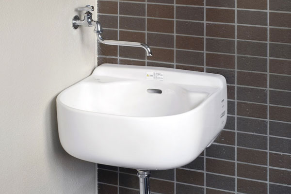 balcony ・ terrace ・ Private garden.  [Slop sink] Watering and outdoor goods such as washing in a convenient slop sink in gardening have been installed on the balcony (same specifications)