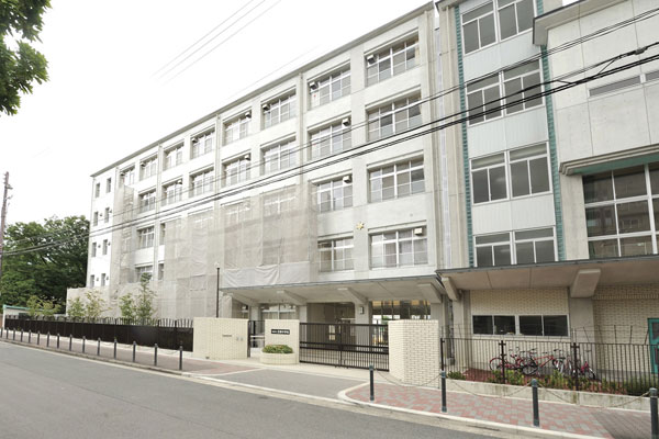 Surrounding environment. Municipal Kitaryo junior high school (13 mins ・ About 1020m)