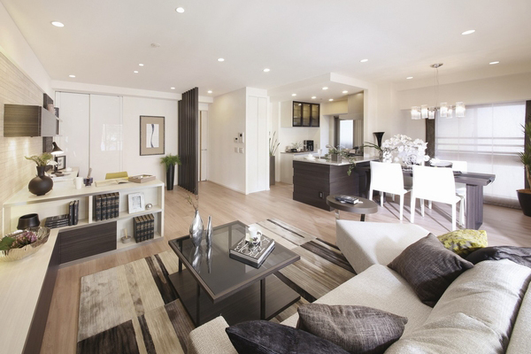 Room and equipment. Family gather living ・ Dining is a ceiling height of about 2.4m, Is a large space that extends to the carefree the center open sash has been adopted (E type model room / Adoption menu plan. Free of charge ・ There application deadline)