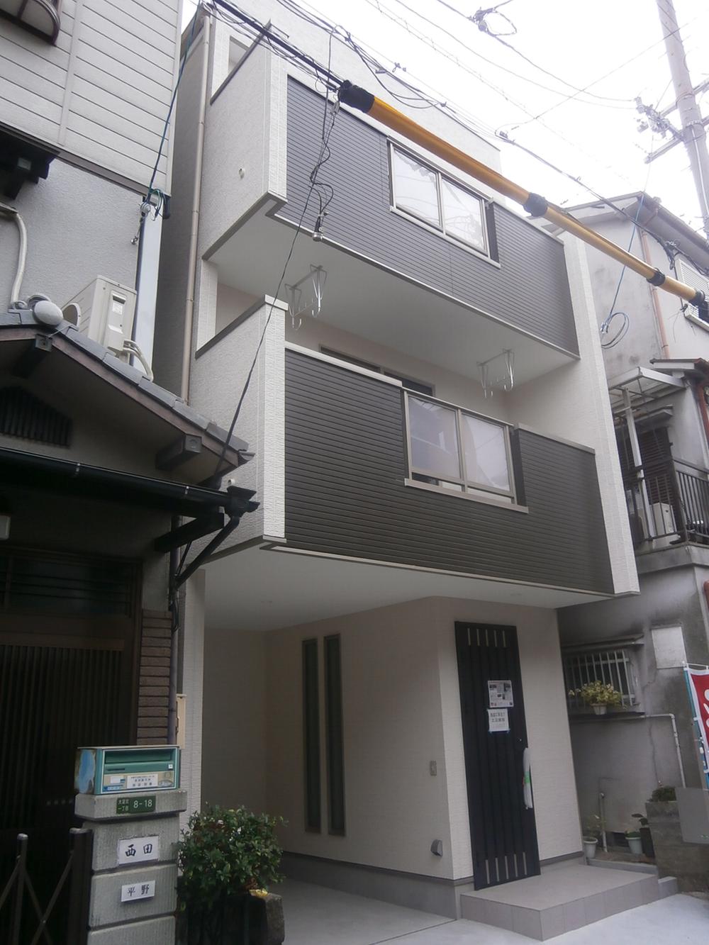 Local appearance photo. Local (11 May 2013) Shooting