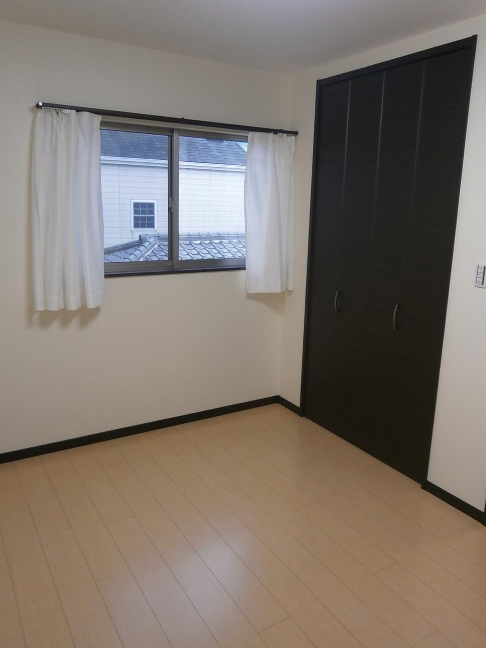 Non-living room. Indoor (11 May 2013) Shooting