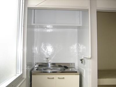 Kitchen. Kitchen is !! gas stove installation Allowed !!!