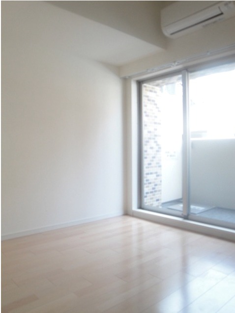 Living and room. wall ・ Flooring with clean-up at the White keynote! 