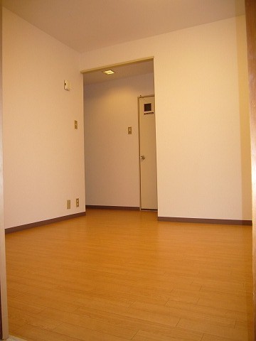 Living and room. Is living flooring