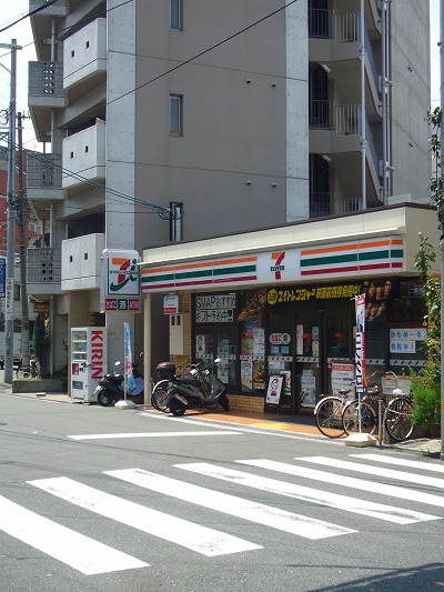 Convenience store. Seven-Eleven Osaka Honjonishi 2-chome up (convenience store) 207m