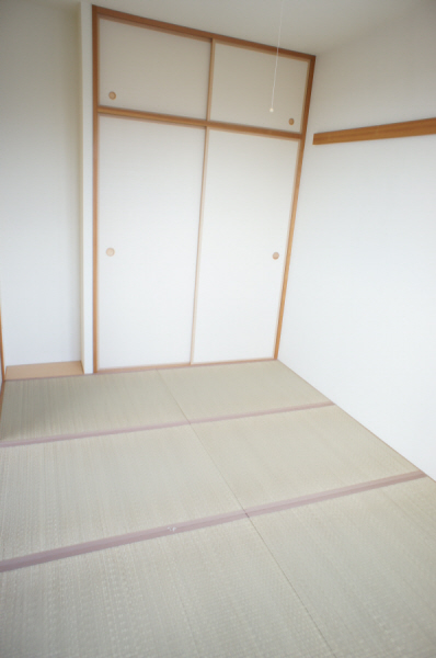 Living and room. Japanese-style room 6.4 quires