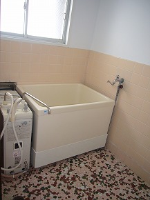 Bath. With the bath of the window ventilation pat it is happy