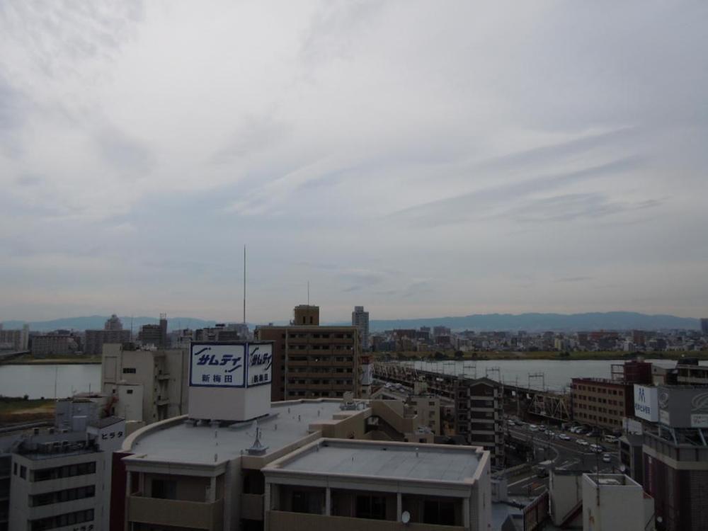 View photos from the dwelling unit. View from the site (October 2013) Shooting