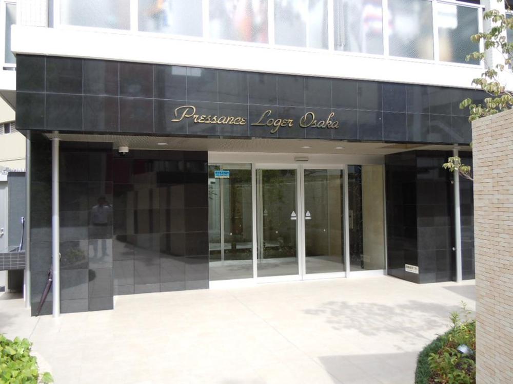 Entrance. Common areas