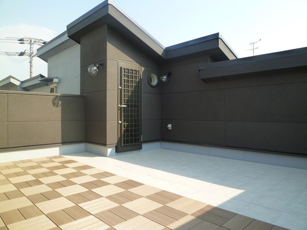 Garden. As an option instead of the normal roof Rooftop garden also possible. Please coming season is to get the best of living space under the sunlight. (Construction Case Study)