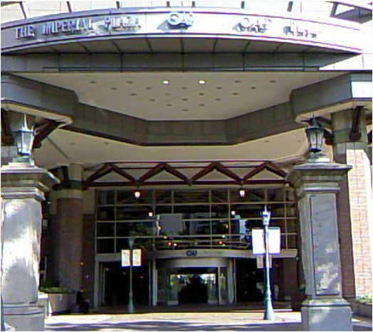 Shopping centre. OAP 650m to Plaza (shopping center)