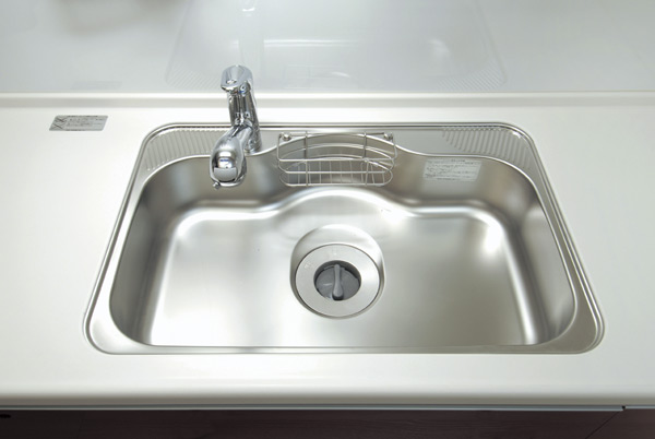 Kitchen.  [large ・ Quiet sink] A lot of tableware and ya agent washable comfortably at a time, Adopt a larger sink drainer plate also with. Large wok and convenient large sink to wash the frying pan. By affixing the damping material to the sink bottom, Quiet sink shower water and tableware was to reduce the harsh sound when hitting the sink (same specifications)