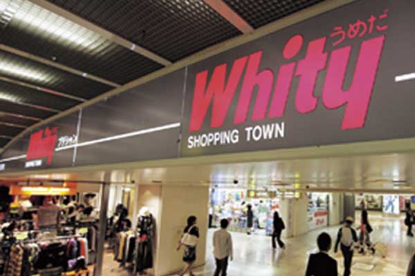 Surrounding environment. To the Umeda area of ​​about 1.7km in a straight line distance, 1 station JR, 2 Station direct access by subway. Whity Umeda (walk 22 minutes ・ About 1700m) ※