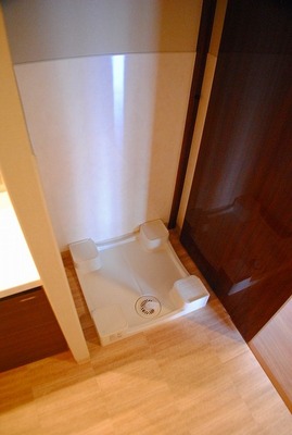 Other Equipment. Indoor laundry bread