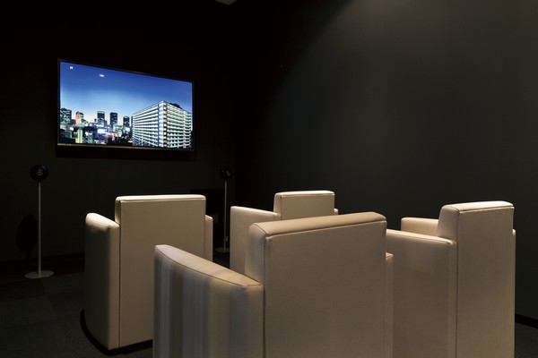 Check the details of the building, Theater video corner