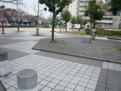 park. 365m to Honjo Park (park)