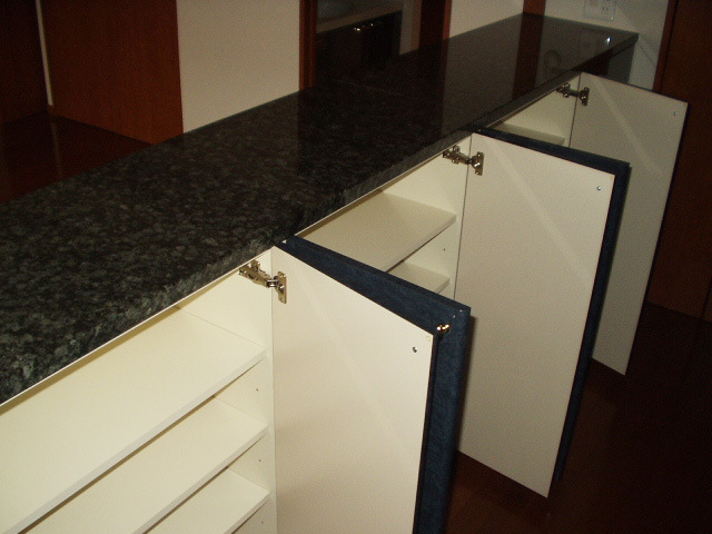 Kitchen. Under-counter storage