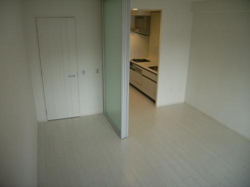 Living and room. It can also be used as a big 1ROOM! 