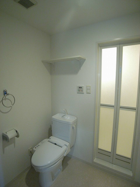 Other. toilet ・ Spacious also wash space.