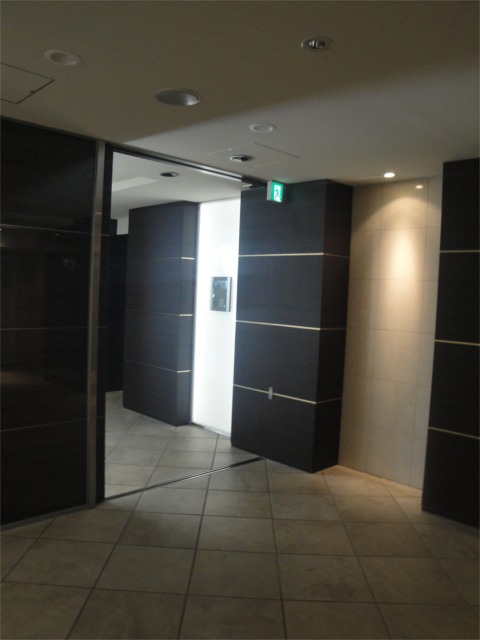 lobby. First floor lobby part that is clean cleaning management!