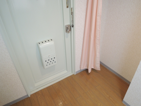 Entrance. Too sharp! 