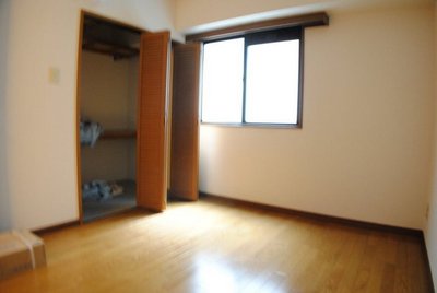 Living and room. Western-style 5.2 Pledge