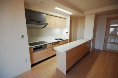 Kitchen. With counter