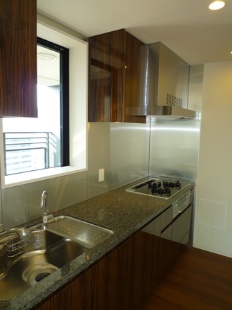 Kitchen. About 4.0 Pledge