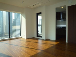 Living and room. About 14.5 Pledge