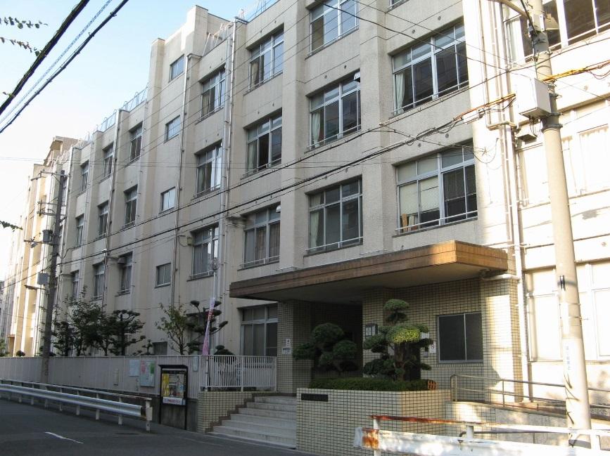 Junior high school. Osakashiritsudai Dian until junior high school 895m Osakashiritsudai Dian a 12-minute walk from the junior high school