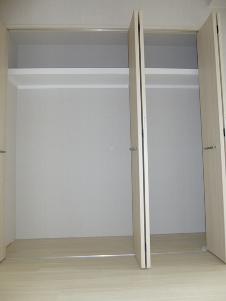 Receipt. With a large closet! Large capacity! ! 