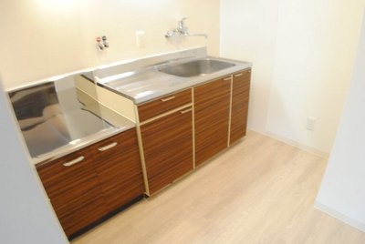 Kitchen. In a two-necked gas stove installation Allowed, It is the cooking is easy