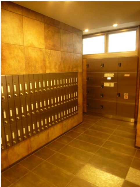 Other common areas. "E-mail post" and "door-to-door delivery BOX"