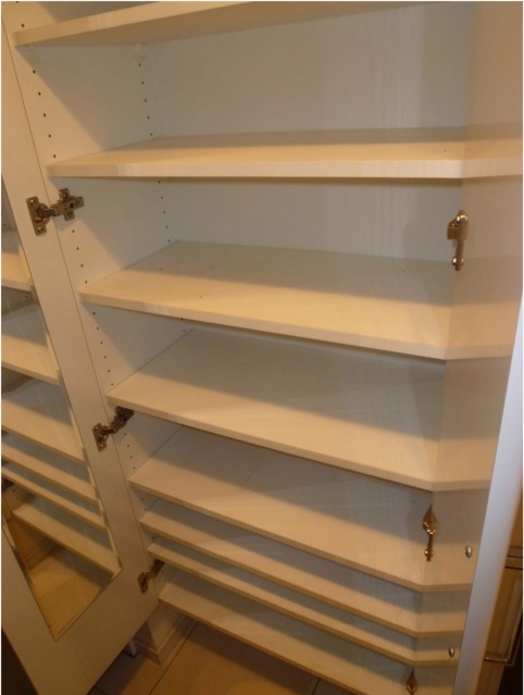 Entrance. Plenty contains the shoes!