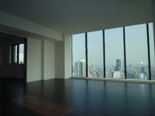 Living and room. About 25.4 Pledge