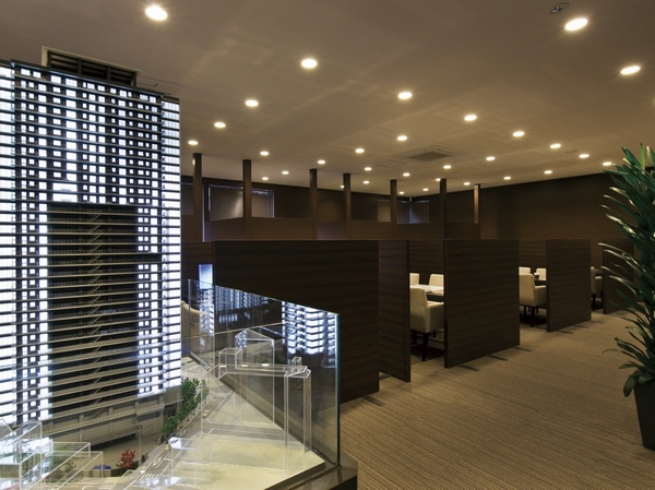 Negotiation corner, separated by a booth with consideration to privacy. Also provides private room