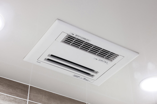 Bathing-wash room.  [Bathroom heating dryer] 24-hour ventilation and ventilation in the bathroom, Mounted in a single comfort features such as cool breeze and heating. It can also be used for drying clothes in the rain (same specifications)