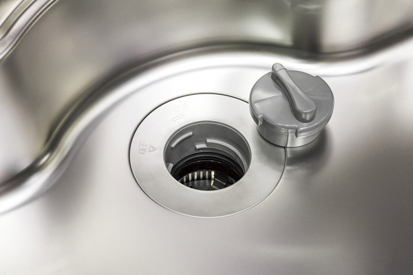 Kitchen.  [disposer] Standard equipped with a disposer of grinding process the garbage out at the time of cooking in the drainage port. A kitchen hygienic, Also lead to weight loss of garbage (same specifications ※ There are things that can not be part of the process)