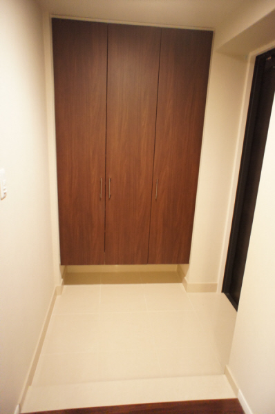 Entrance. Entrance hall