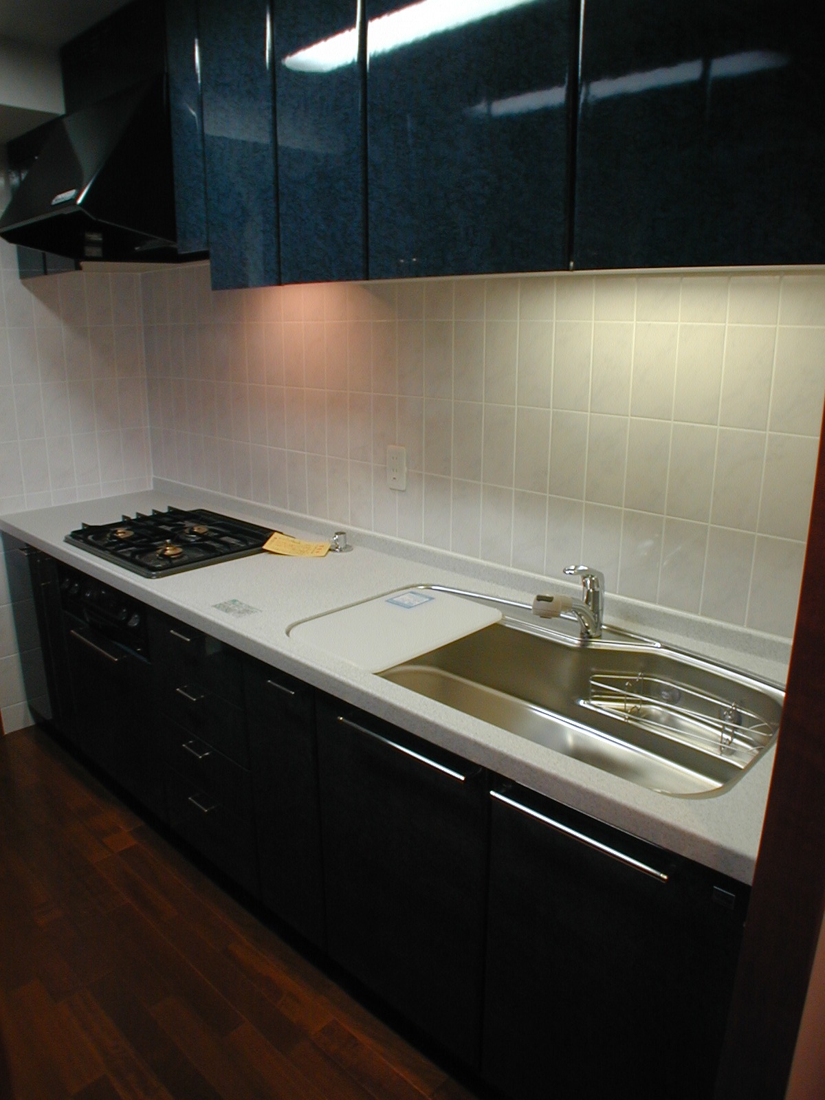 Kitchen. Large 3-neck gas stove kitchen! !