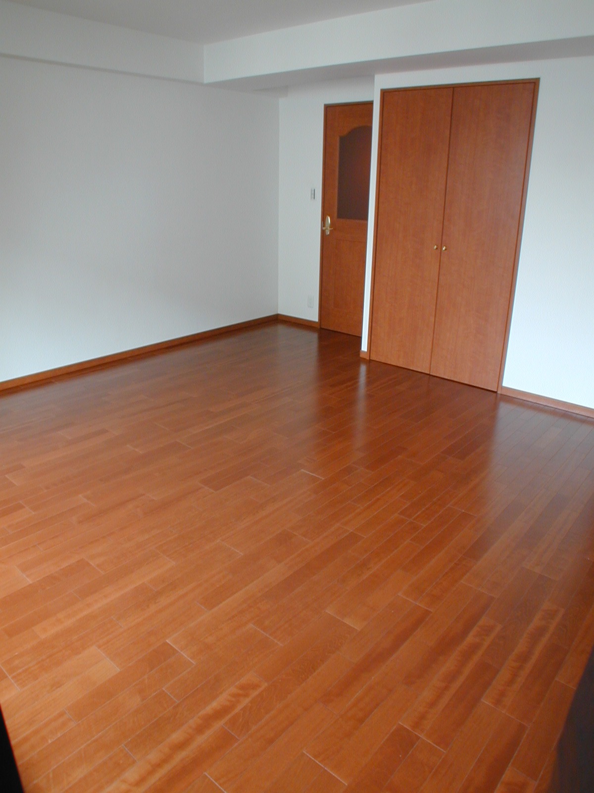 Living and room. Pashari' from the kitchen side! !