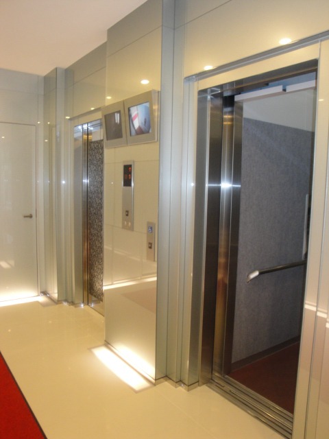 Other common areas. Elevator also with 2 groups (with security cameras)! ! 