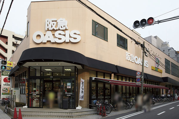 Surrounding environment. Hankyu family store Concentric shop / Drugstore server Kita-ku, concentric store (a 9-minute walk ・ About 690m)