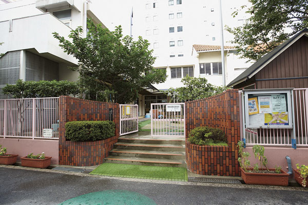 Surrounding environment. Municipal Kanminami kindergarten (7 min walk ・ About 560m)